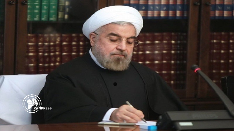 Iranpress: روحاني يهنئ بذكرى العيد الوطني لروسيا