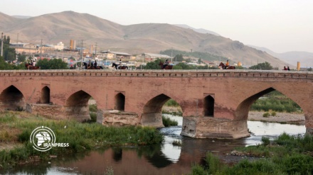 Qeshlaq Historical Bridge in Kurdistan, a place to visit