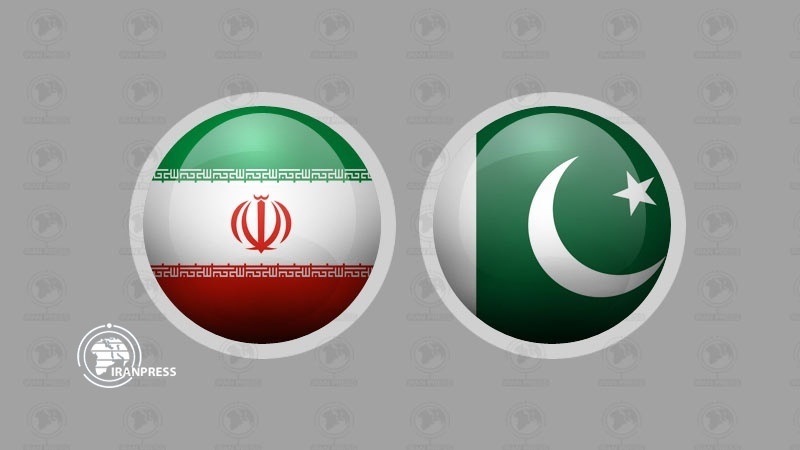 Iranpress: Iran embraces Pakistan