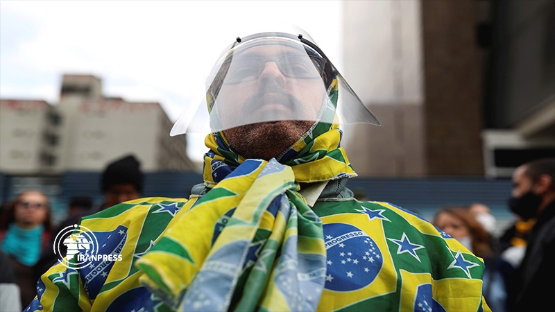 Iranpress: Brazil accused of manipulating coronavirus toll 