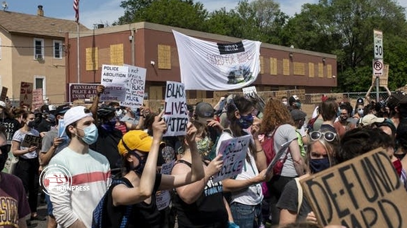 Iranpress: Minneapolis protesters to mayor: "Shame, Shame"