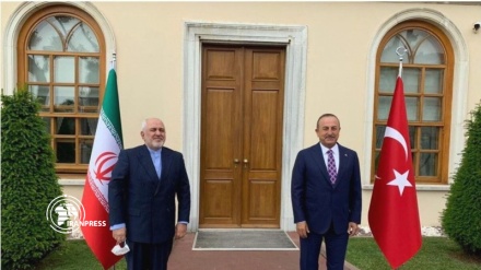 وزيرا خارجية إيران وتركيا يتباحثان حول القضايا الإقليمية