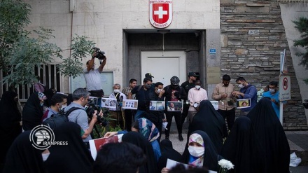 Iranian, foreign students protest George Floyd's murder outside Swiss' Embassy in Tehran