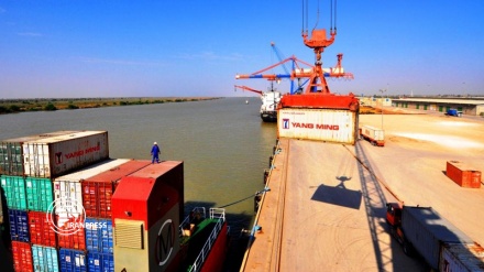 استئناف التصدير من ميناء خرمشهر الإيراني إلى الكويت