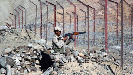 حرس الحدود الإيراني يتصدى للارهابيين في محافظة آذربايجان الغربية