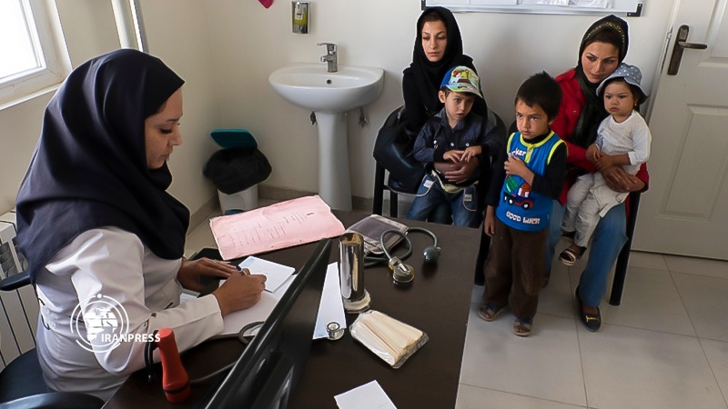 Iranpress: الأمم المتحدة: إيران رائدة في توفير التأمين الصحي للاجئين الأفغان