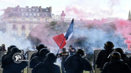 French police fired tear gas to healthcare workers protesters