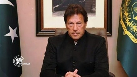 Pakistani PM warns over Kashmiri people's massacre
