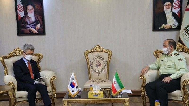 Iranpress: Iran, South Korea emphasize expanding police cooperation