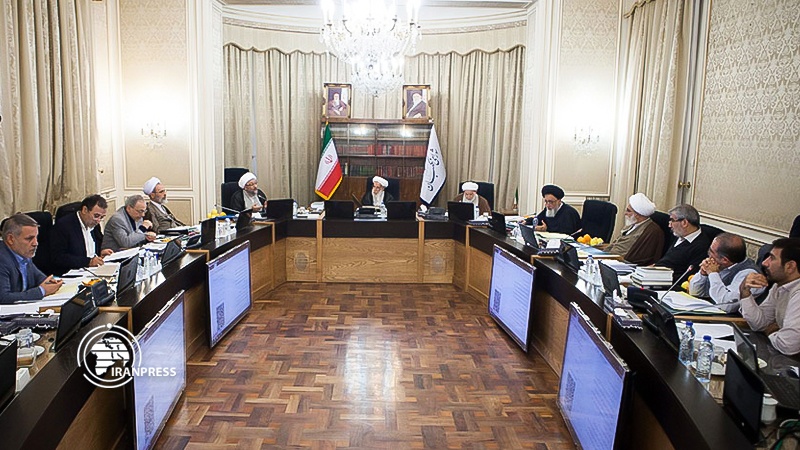 Iranpress: اختيار هيئة رئاسة جديدة لـ“مجلس صيانة الدستور”
