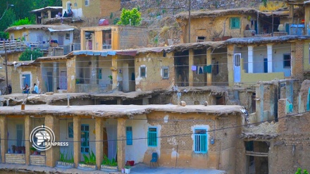 Iranian village Kareyak, 2,000-year-old stair architecture