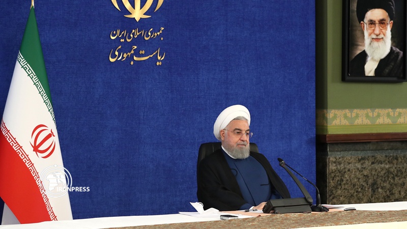 Iranpress: روحاني: بدأنا نتخطى مرحلة ذروة فيروس كورونا