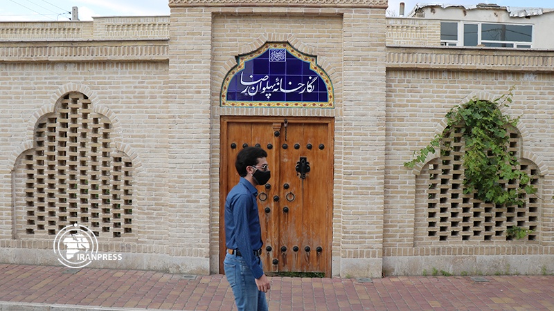 Iranpress: الالتزام الشديد بارتداء الكمامة والتباعد الاجتماعي في مدينة زنجان