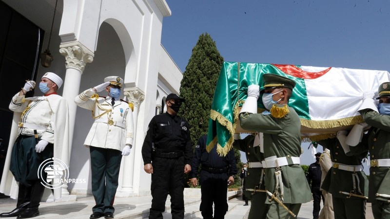 Iranpress: Algeria welcomes remains of fighters against colonization from France