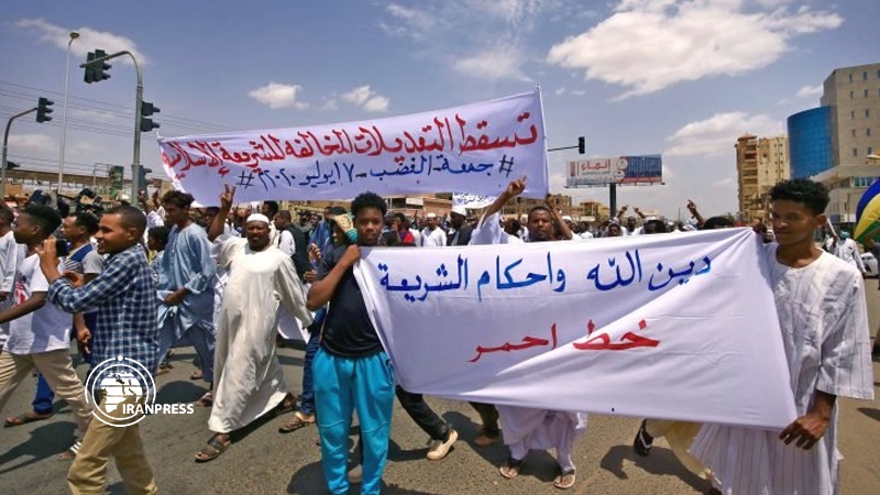 Iranpress: احتجاجات في الخرطوم ضد تعديلات تمس التقاليد الإسلامية