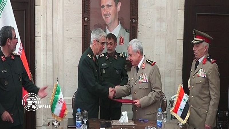 Iranpress: توقيع اتفاقية تعاون عسكري شامل بين إيران وسوريا