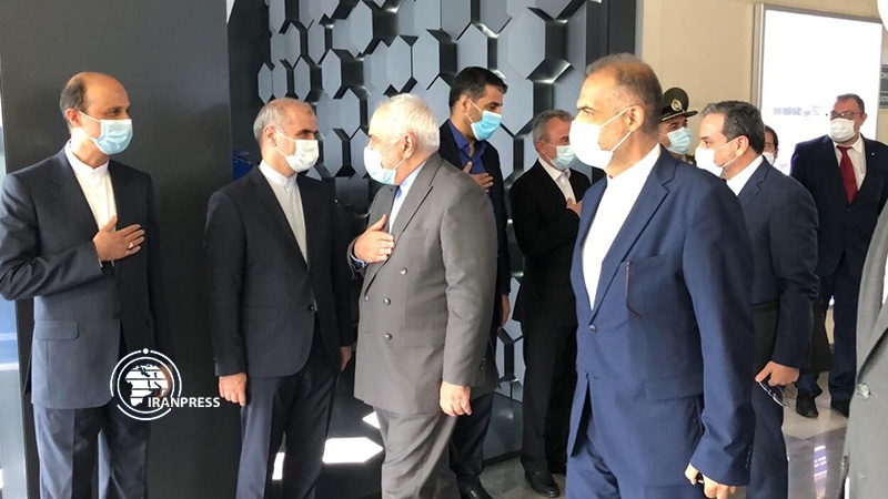 Iranpress: وزير الخارجية الإيراني يصل موسكو