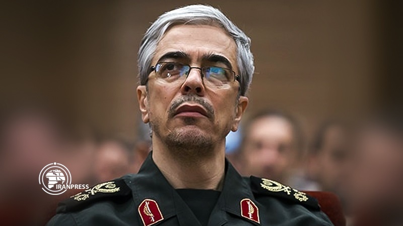 Iranpress: Lessons of 8-year-war reproduces insight in society: Armed Forces Chief of Staff 