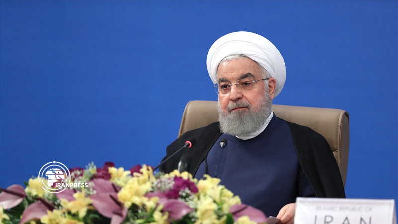 Iranpress: روحاني: يجب إخراج القوات الإرهابية الأمريكية من المنطقة كلها