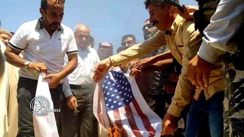 Iranpress: سوريا .. وقفة احتجاجية ضد التواجد الأمريكي والتركي بالقامشلي 