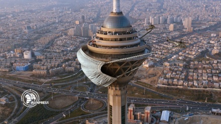 Iran: Milad Tower also joins mask campaign