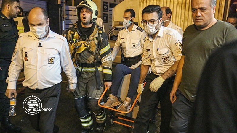 Iranpress: مقتل 19 شخصا إثر اندلاع حریق في مستوصف بشمال طهران