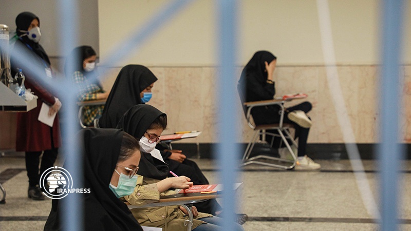 Iranpress: انطلاق أكبر مسابقة علمية في إيران في ظل كورونا