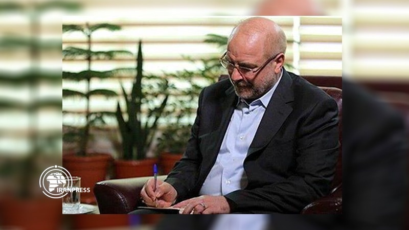 Iranpress: قاليباف يبعث برسائل تهنئة منفصلة إلى شخصيات سياسية وشيعية 