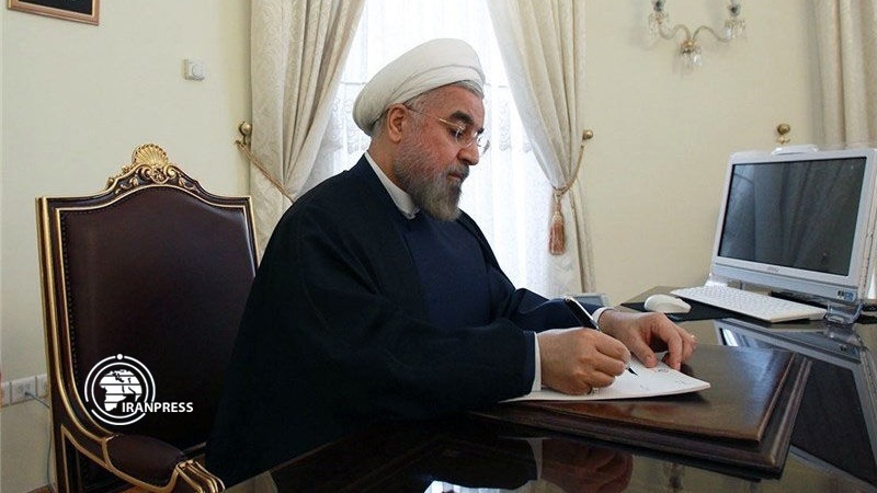 Iranpress: روحاني يؤكد استعداد إيران لتقديم مساعدات طبية للبنان