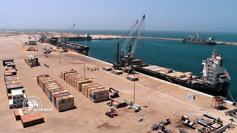 Iranpress: ثاني شحنة غير نفطية تتجه من ميناء في جنوب إيران إلى سلطنة عمان