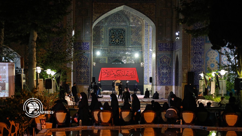 Iranpress: طقوس محرم في مدينة اصفهان وسط إيران