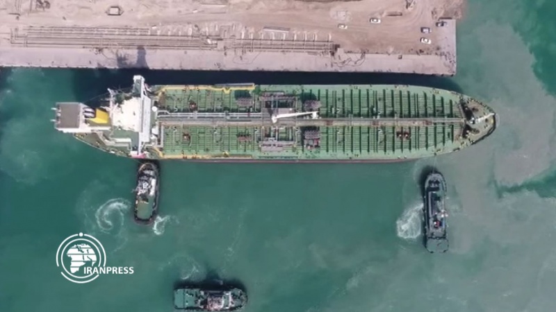 Iranpress: Khalij-e-Fars port; most important oil port in Iran
