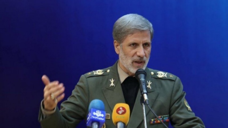 Iranpress: وزير الدفاع: إنتاج أكثر من 90 بالمئة من معدات القوات المسلحة في الداخل