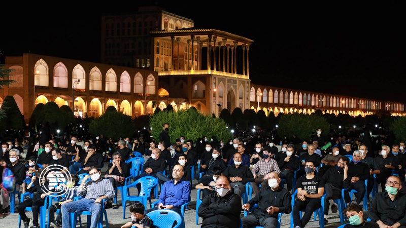 Mourning rituals held on Tasua night in Isfahan. Photo: Zahra Baghban