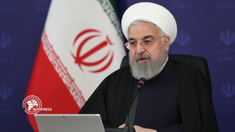 Iranpress: روحاني: 10 محافظات إيرانية تتجاوز ذروة كورونا