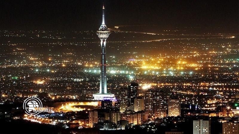 Iranpress: اطفاء أضواء برج "میلاد" مساء اليوم