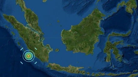  6.9 magnitude earthquake strikes Indonesia