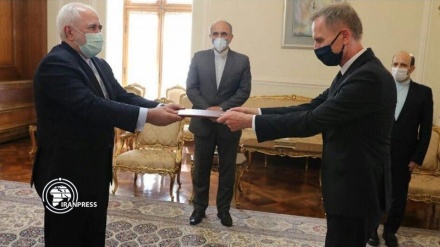 New Omani, German ambassadors submit credentials to FM Zarif