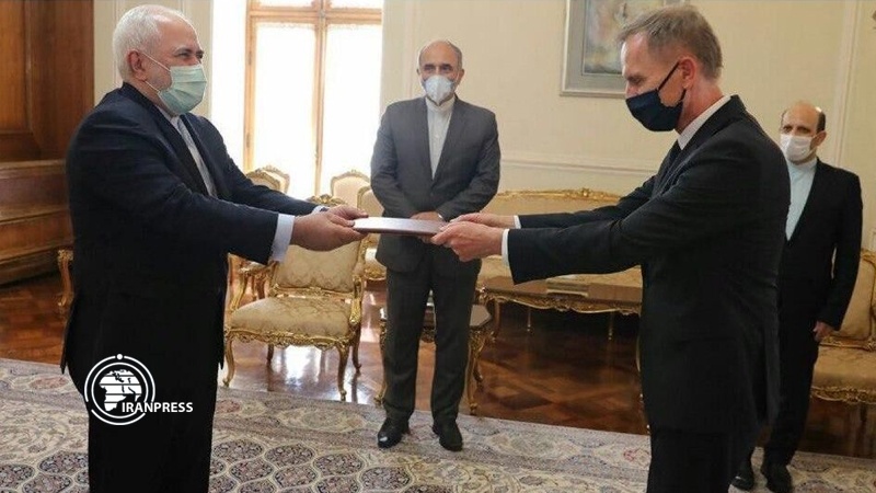 New Omani, German ambassadors submit credentials to FM Zarif