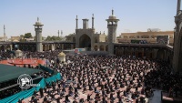 Imam Hussein mourners offer noon prayer of Ashura in Qom / Photo by Hadi Chereghani