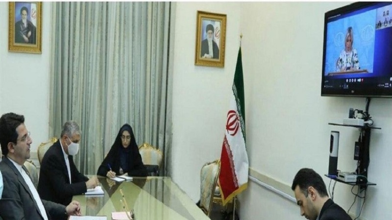 Iranpress: Iran, Russia confer on boosting media cooperation