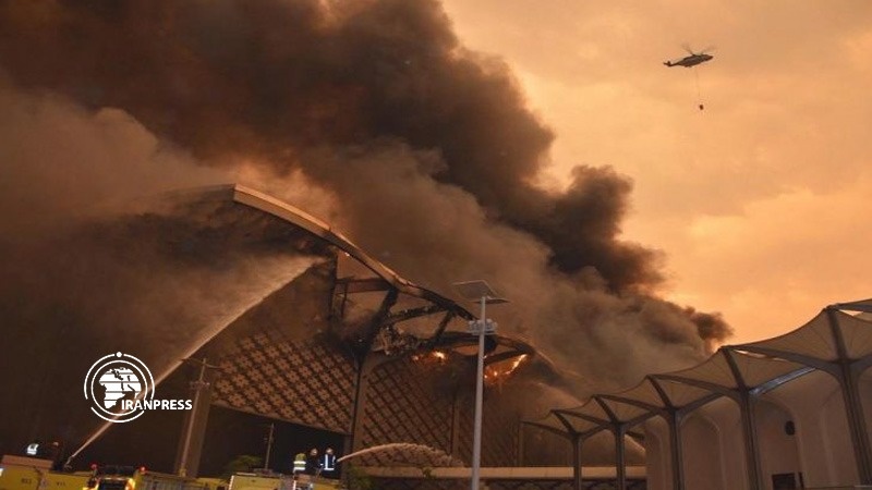Iranpress: نشوب حريق ضخم في محطة قطار الحرمين بجدة