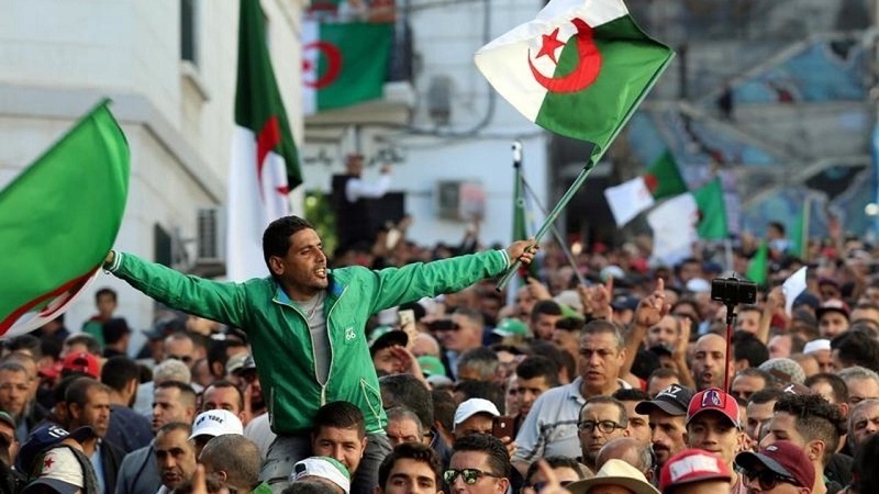 Iranpress: أحزاب جزائرية تدين الاتفاق الإماراتي الصهيوني وتعتبره "خيانة للقضية الفلسطينية"