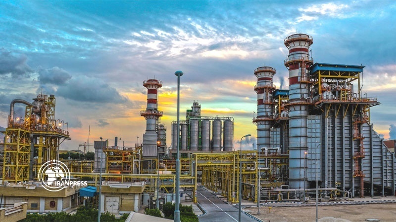 Iranpress: زيادة الطاقة الإنتاجية للبتروكيماويات نحو أربعة ملايين طن في ذروة الحظر