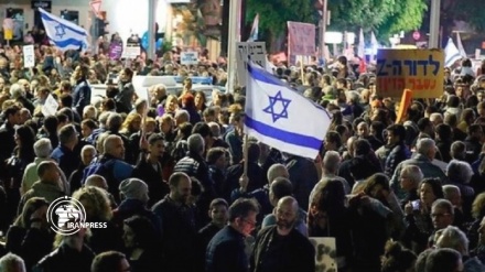 Netanyahu says protesters threaten to kill him