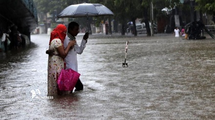 Monsoon rains brings flooding misery to Mumbai, India 