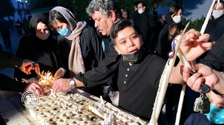 People of Tabriz hold candle-light ceremony on Ashura eve