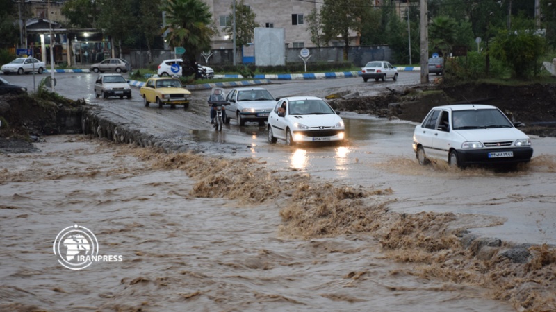 Iranpress: فيضانات تضرب مدينة تالش شمالي إيران وتسبب أضرارا بالبنى التحتية