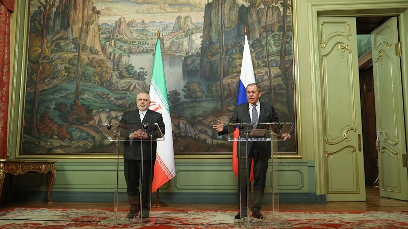 Iranpress: لافروف: موسكو لا تمتثل لطلب أمريكا بقطع التعاون مع إيران