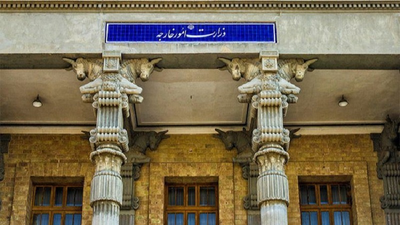 Iranpress: استدعاء السفير الطاجيكي لدى طهران إلى وزارة الخارجية